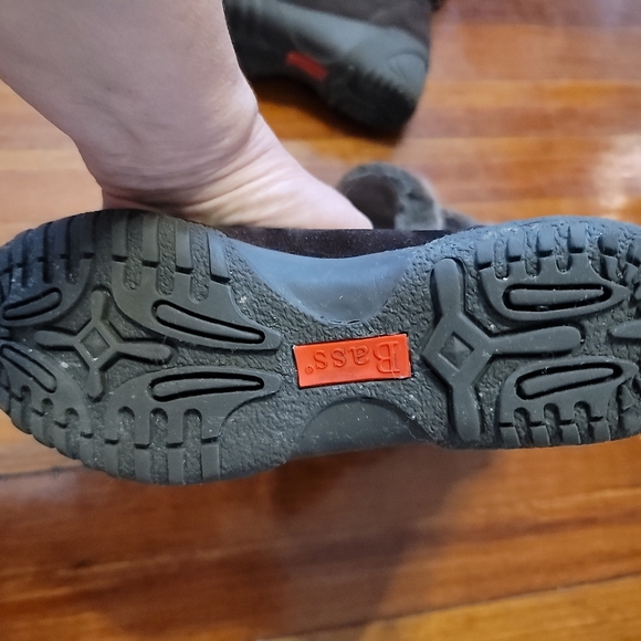 Bass " Kiana" Brown Suede Water Resistant Boots-Size 6 - Picture 7 of 10